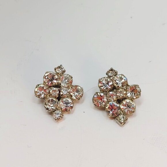 2/$30 Vintage Rhinestone Silver Tone Earrings Clip On Good Condition - Picture 1 of 6